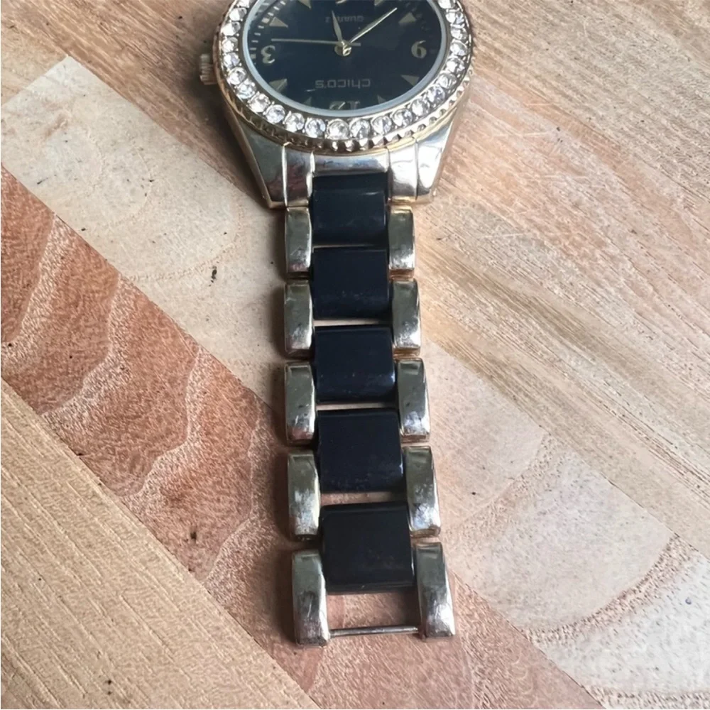Chico's ladies gold tone black dial cocktail fashion watch NEW BATTERY